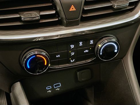 Used 2025 Buick Encore GX Preferred image 24