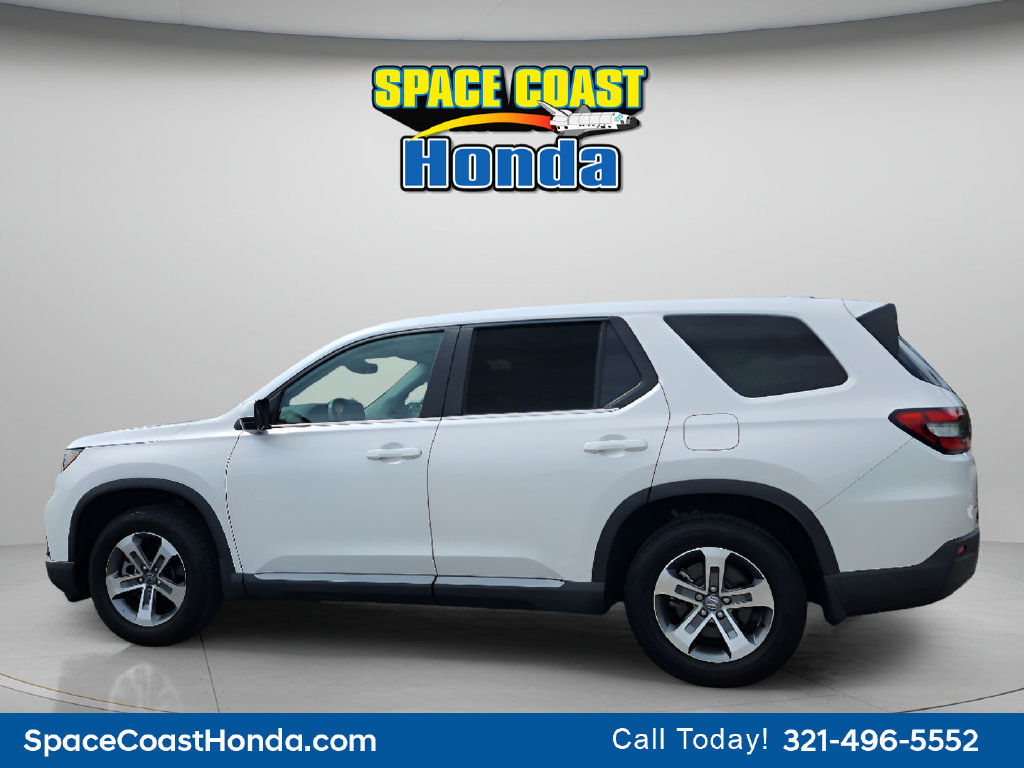 Used 2025 Honda Pilot EX-L image 11