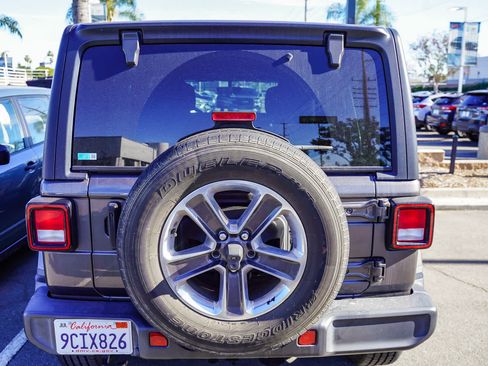 Used 2022 Jeep Wrangler Unlimited Sahara image 18