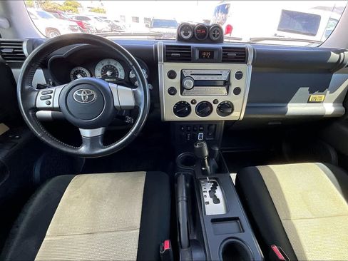 Used 2010 Toyota FJ Cruiser 4WD image 10