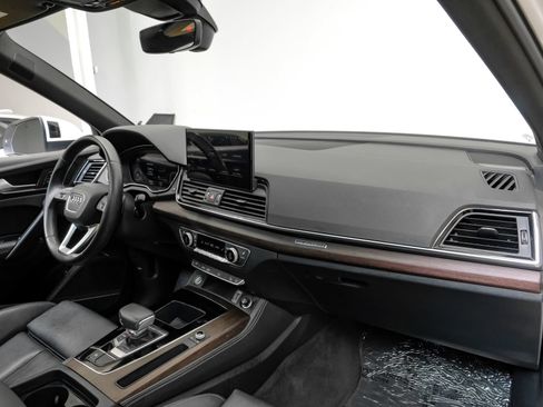 Used 2023 Audi Q5 2.0T Premium Plus w/ Premium Plus Package AWD/4WD image 17