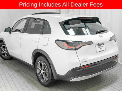 Used 2023 Honda HR-V EX-L image 3