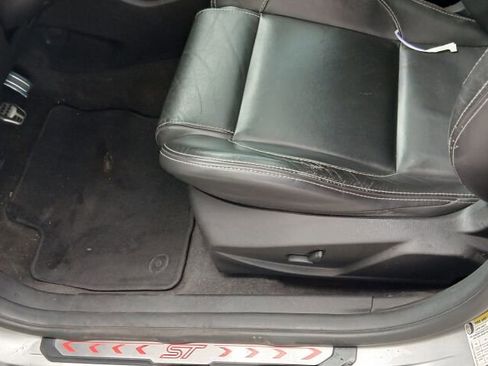 Used 2014 Ford Focus ST w/ Equipment Group 202A image 18