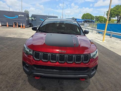 Used 2025 Jeep Compass Trailhawk AWD/4WD image 3
