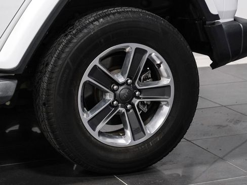 Used 2018 Jeep Wrangler Unlimited Sahara AWD/4WD image 52