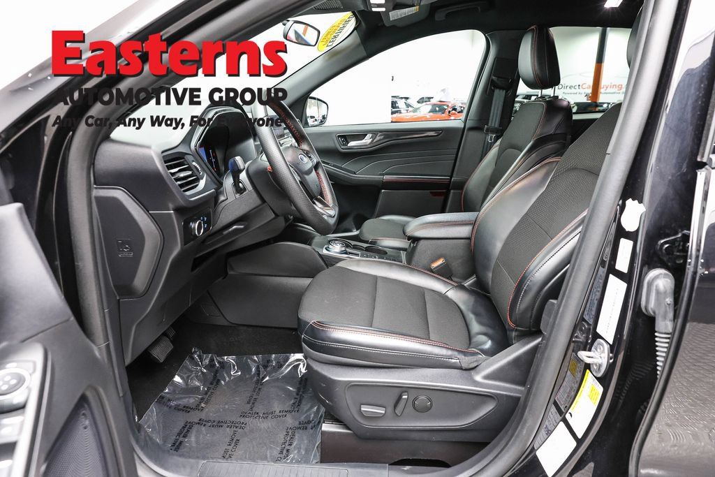 Used 2025 Ford Escape ST-Line FWD image 15
