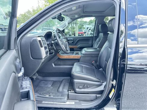 Used 2018 Chevrolet Silverado 1500 High Country AWD/4WD image 2