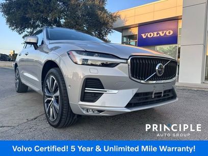Certified 2022 Volvo XC60 B5 Momentum w/ Advanced Package