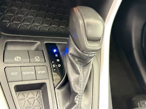 Certified 2019 Toyota RAV4 XLE image 17