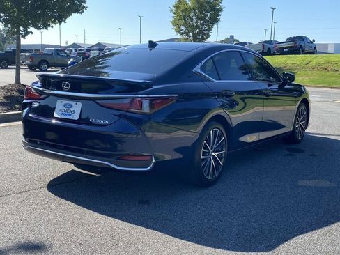 Used 2025 Lexus ES 300h w/ Premium Package FWD image 3