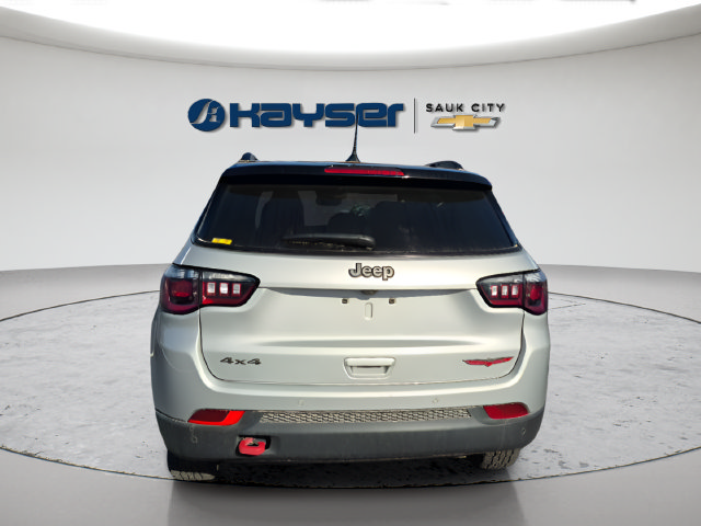 Used 2025 Jeep Compass Trailhawk AWD/4WD image 7