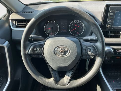 Used 2021 Toyota RAV4 LE FWD image 10