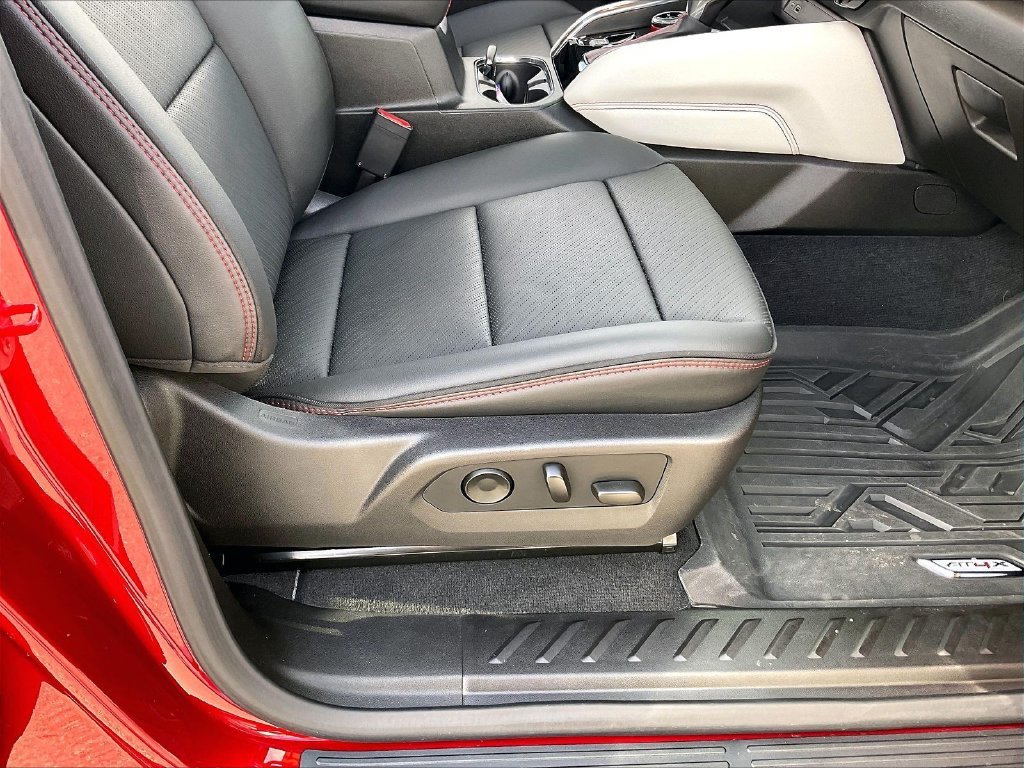 Used 2025 GMC Canyon AT4 w/ AT4X Package AWD/4WD image 37