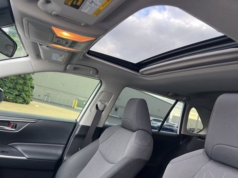 Certified 2019 Toyota RAV4 XLE image 17