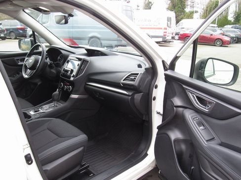 Used 2019 Subaru Forester Premium image 16
