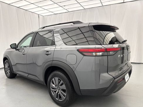Used 2024 Nissan Pathfinder SV AWD/4WD image 5