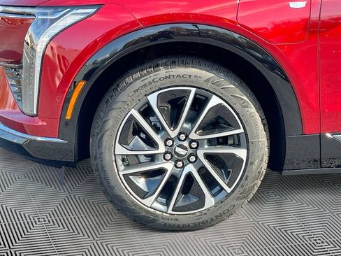 New 2026 Cadillac Optiq Sport 1 w/ LPO, Floor Liner Package AWD/4WD image 31