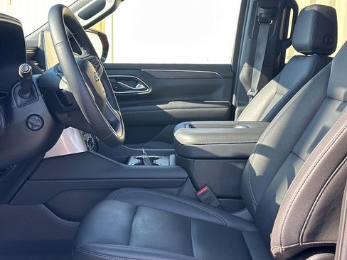 Used 2024 Chevrolet Tahoe Z71 w/ Luxury Package image 19