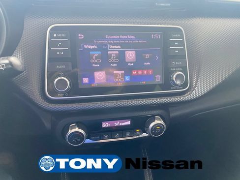 Used 2018 Nissan Kicks SV FWD image 34