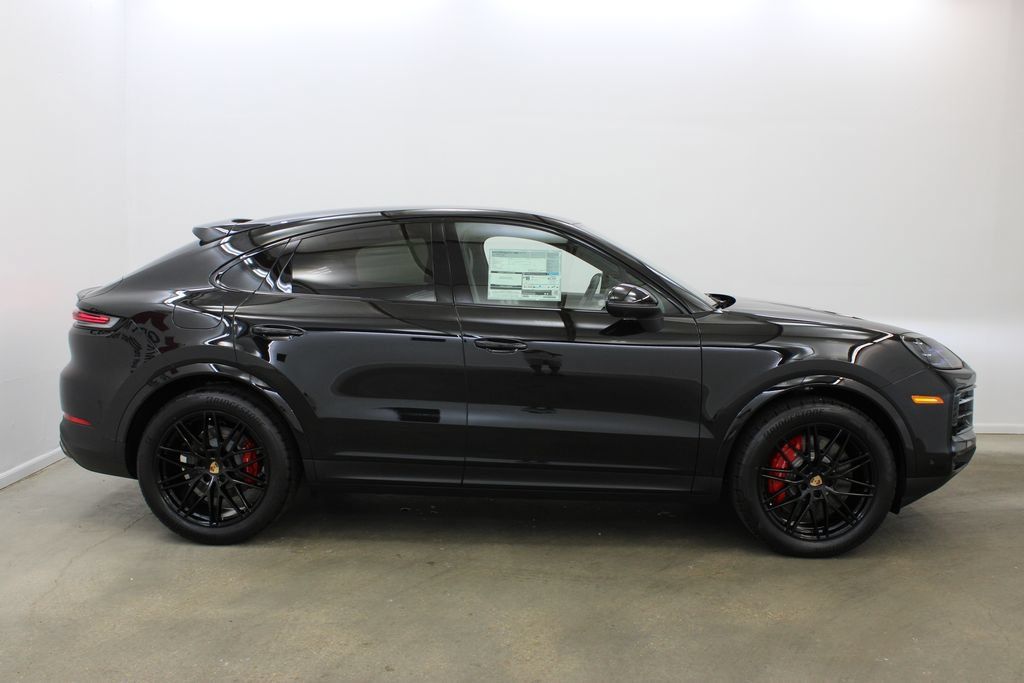 Used 2025 Porsche Cayenne S AWD/4WD image 8