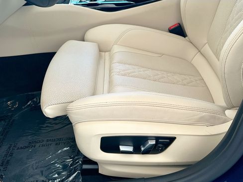 Used 2023 BMW 530i w/ Premium Package RWD image 18