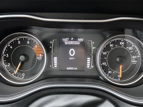 Used 2019 Jeep Cherokee Latitude Plus w/ Comfort/Convenience Group image 24