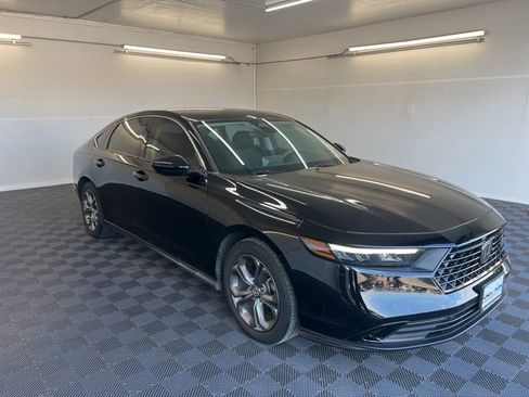 Used 2023 Honda Accord EX image 2