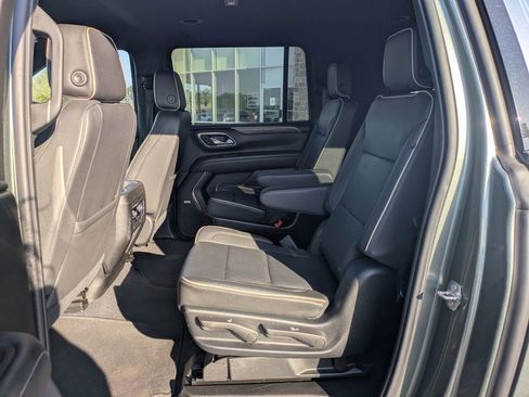 Used 2023 Chevrolet Suburban Premier image 16