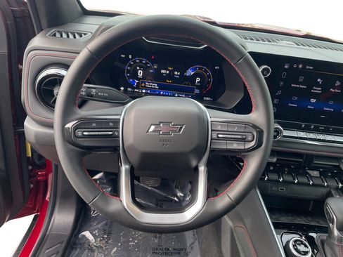 Used 2024 Chevrolet Colorado Z71 image 18