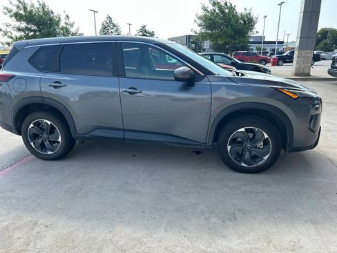 Used 2025 Nissan Rogue SV AWD/4WD image 7