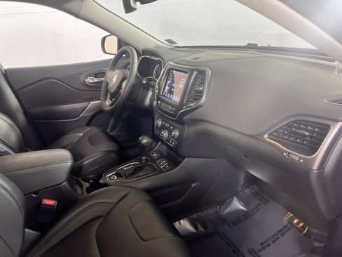 Used 2022 Jeep Cherokee Latitude Lux w/ Sun & Sound Group image 28