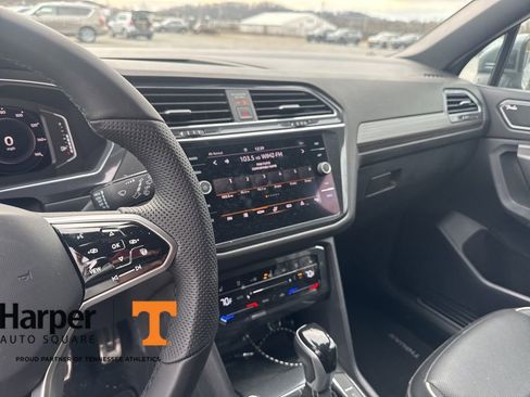 Used 2022 Volkswagen Tiguan SEL R-Line image 16