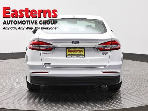 Used 2020 Ford Fusion SE FWD image 6