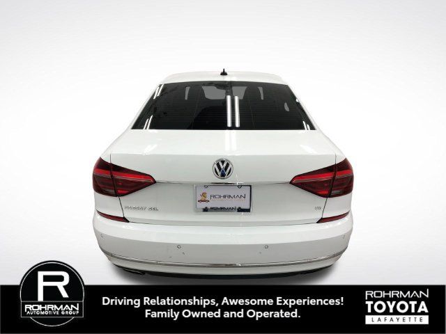 Used 2018 Volkswagen Passat 3.6 SEL Premium FWD image 5