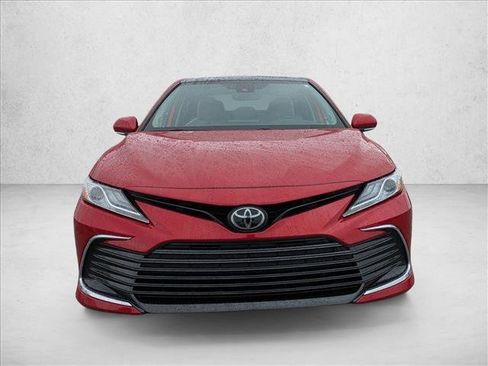Used 2023 Toyota Camry XLE image 2