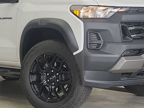 Certified 2024 Chevrolet Colorado Trail Boss w/ LPO, Dark Essentials Package AWD/4WD image 2