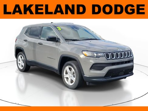 Used 2023 Jeep Compass Sport image 1