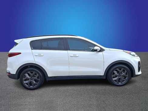 Used 2022 Kia Sportage Nightfall Edition image 4