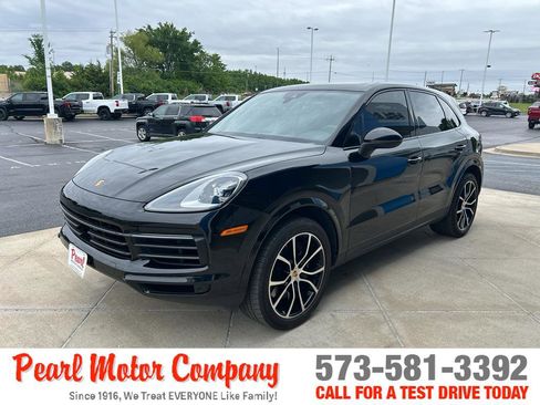 Used 2023 Porsche Cayenne Platinum Edition AWD/4WD image 7