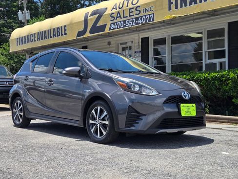 Used 2018 Toyota Prius C One FWD image 1