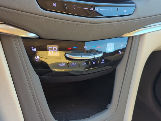 Used 2019 Cadillac XT5 Premium Luxury FWD image 21