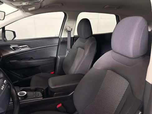 New 2026 Kia Sportage LX FWD image 17