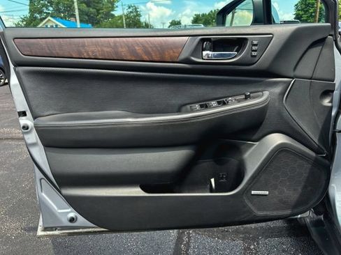 Used 2015 Subaru Outback 2.5i Limited AWD/4WD image 14