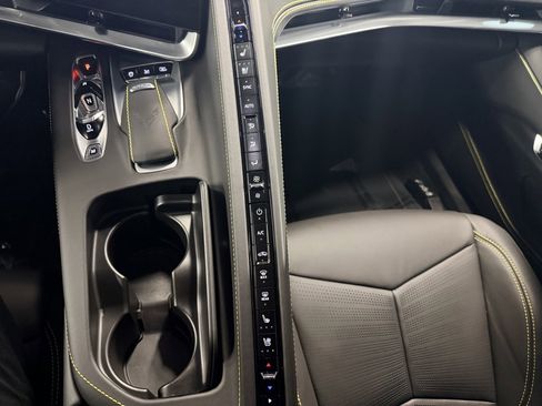 Used 2025 Chevrolet Corvette Stingray Premium Cpe w/ Z51 Performance Package image 28