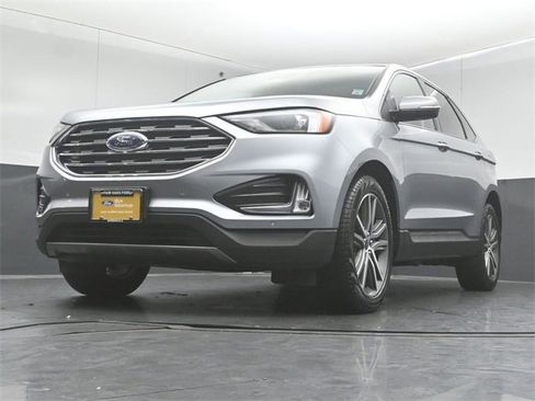 Certified 2022 Ford Edge Titanium w/ Class II Trailer Tow Package image 39