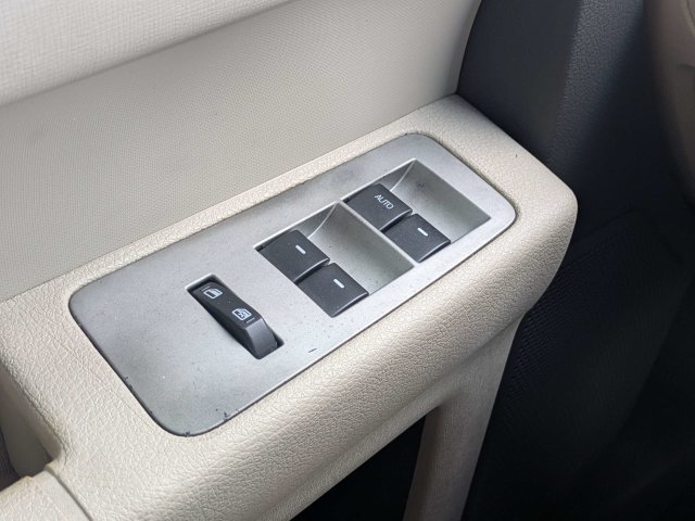 Used 2010 Ford Flex SE FWD image 23