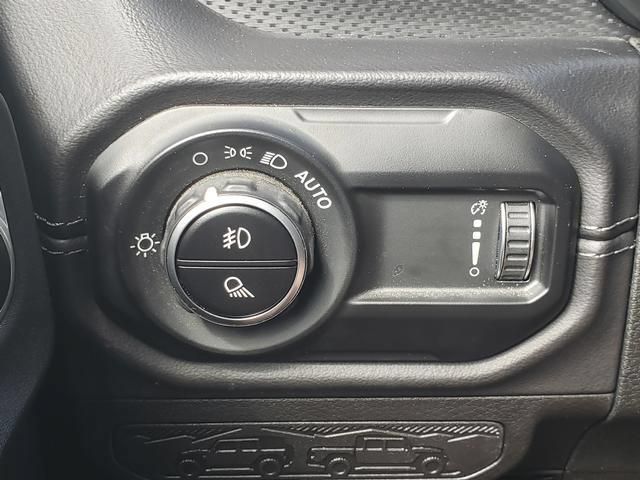 Used 2025 Jeep Gladiator Rubicon w/ Safety Group AWD/4WD image 24