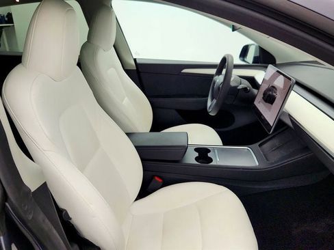 Used 2023 Tesla Model Y Performance image 28