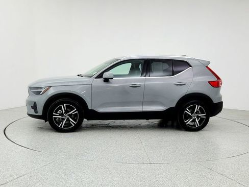 Certified 2025 Volvo XC40 B5 Core image 8