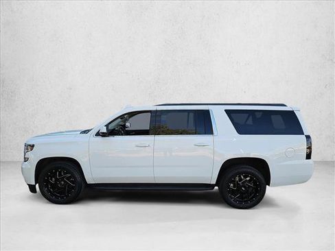 Used 2020 Chevrolet Suburban LT AWD/4WD image 9